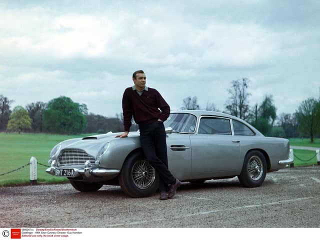 Sean Connery Goldfinger - 1964 Director: Guy Hamilton Danjaq/EON/UA BRITAIN Scene Still James Bond Action/Adventure. Photo by Photo by Danjaq/Eon/Ua/Kobal/Shutterstock