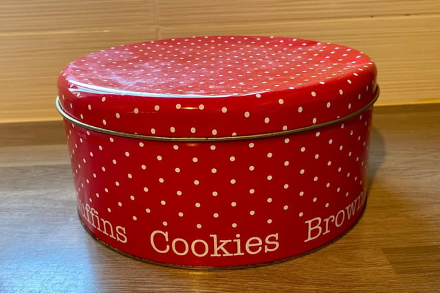 Another less common pick from this season, Paul Hun-tin-gton comes in in the form of a cookie tin to partner his younger teammate.