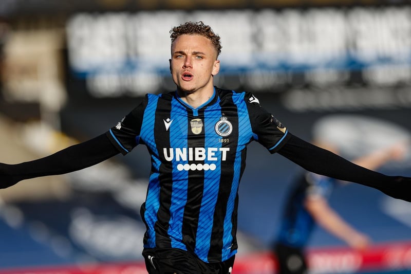 Leeds could be about to make an offer for 21-year-old Club Brugge winger Noa Lang. Brugge reportedly want £21.7m for the Netherlands under-21s international attacker. (GVA)
