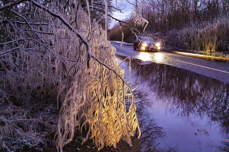 Snow and ice in Powdermill Lane, Battle. Picture: Helena Rose SUS-211002-121734001