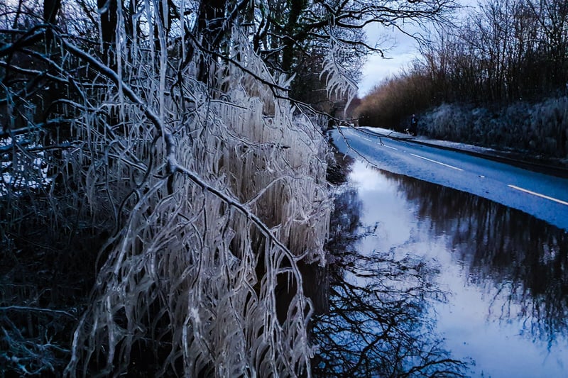 Snow and ice in Powdermill Lane, Battle. Picture: Helena Rose SUS-211002-121710001