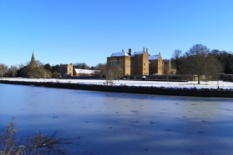 Winter scenery around Broughton Castle (photo by Patsy O'Sullivan)