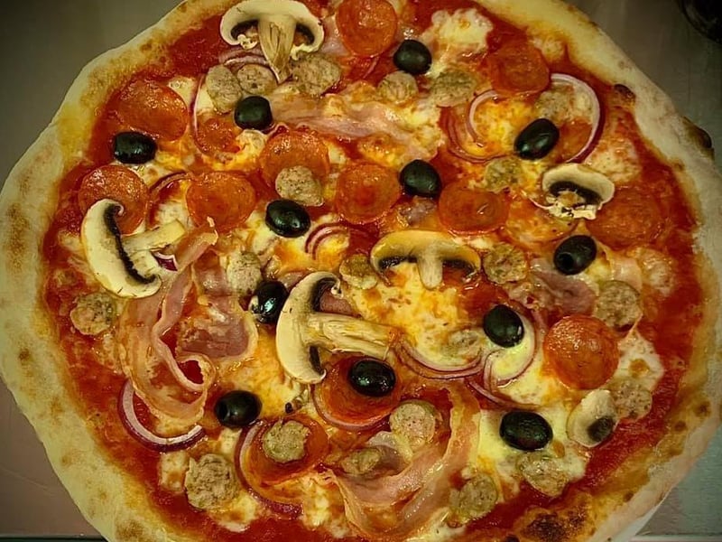Salvatore's is a family-run Italian restaurant situated on High Street in Finedon. You can order their delicious pizzas through their exclusive app and have them delivered to your door!