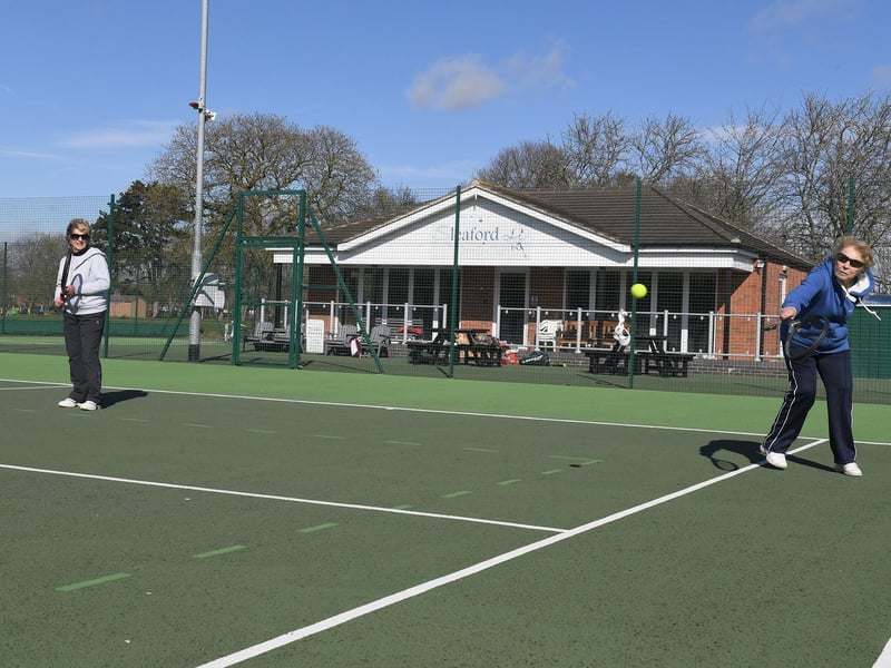 Sleaford Tennis Club. L-R Libby Nunn of Sleaford and Jo Johnson of Helpringham EMN-210329-163216001