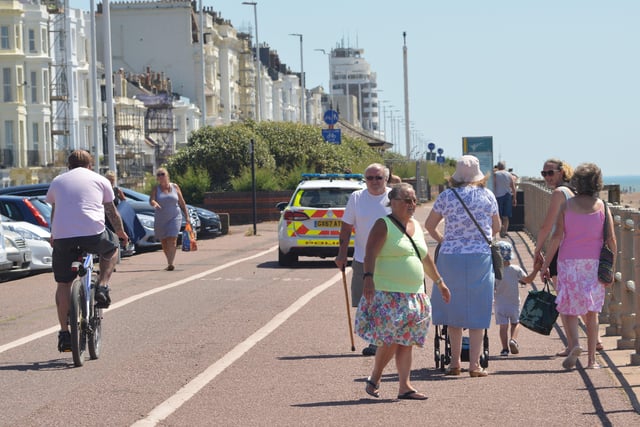 St Leonards seafront during the heatwave on 25/6/20 SUS-200625-145609001