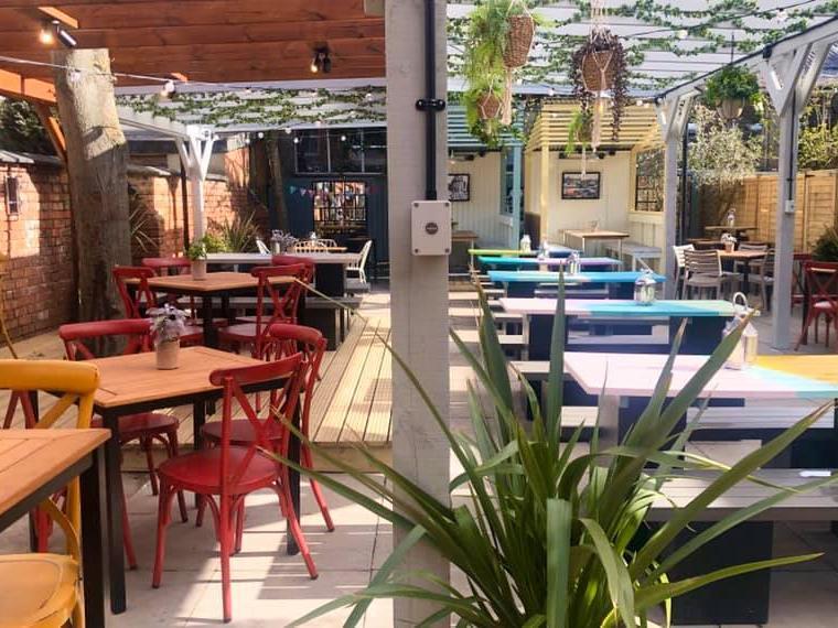 The White Elephant on Kingsley Park Terrace in Northampton has a newly renovated pub garden, which now includes heated huts, pergolas, and a 65-inch outdoor TV!