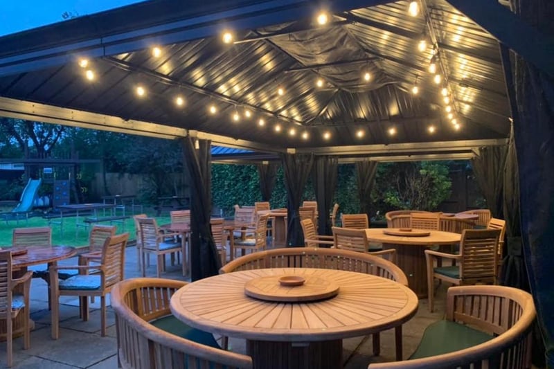 The Wayfarers in Kettering opened up its brand new beautifully renovated garden area, kitted out with fabulous fairy lights, an outdoor TV, a sheltered decked out dining area and an outside bar! Visitors can expect to be greeted at the back gate and seated at their designated table and there is table service in place.