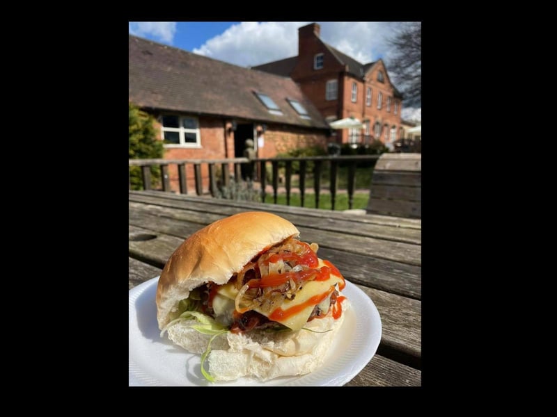 Website: http://newboldcomynarms.co.uk
Tel: 01926 338810