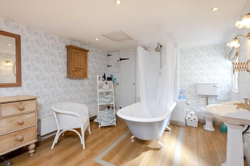 A bathroom at The Old Wheatsheaf home in Adderbury (Image from Rightmove)