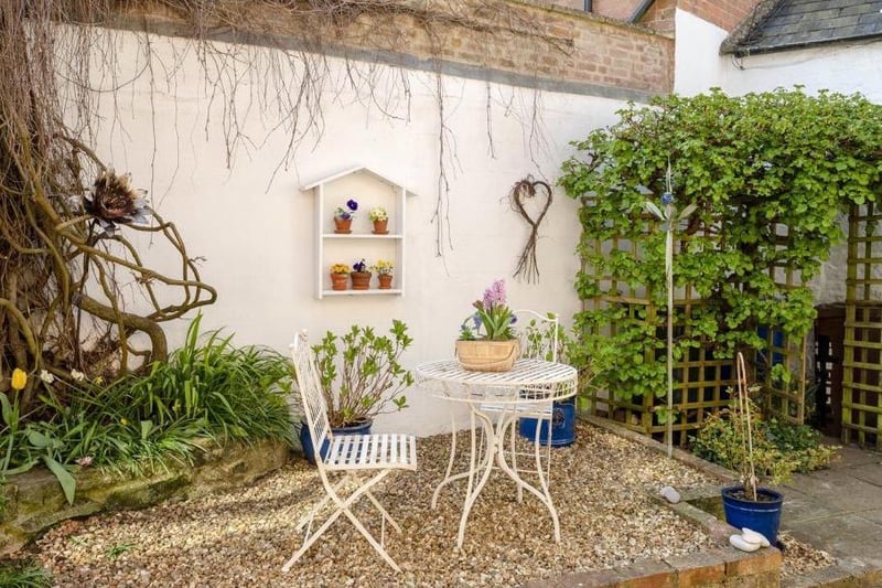The garden at The Old Wheatsheaf home in Adderbury on the market (Image from Rightmove)
