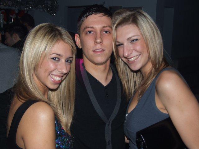 Do you recognise anyone in this picture?