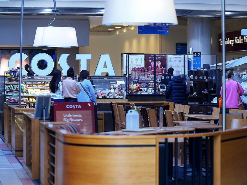 Cafes and non-essential retails outlets reopen as lockdown restrictions are eased. Photo: George Sweeney / Derry Journal. DER2117GS – 022