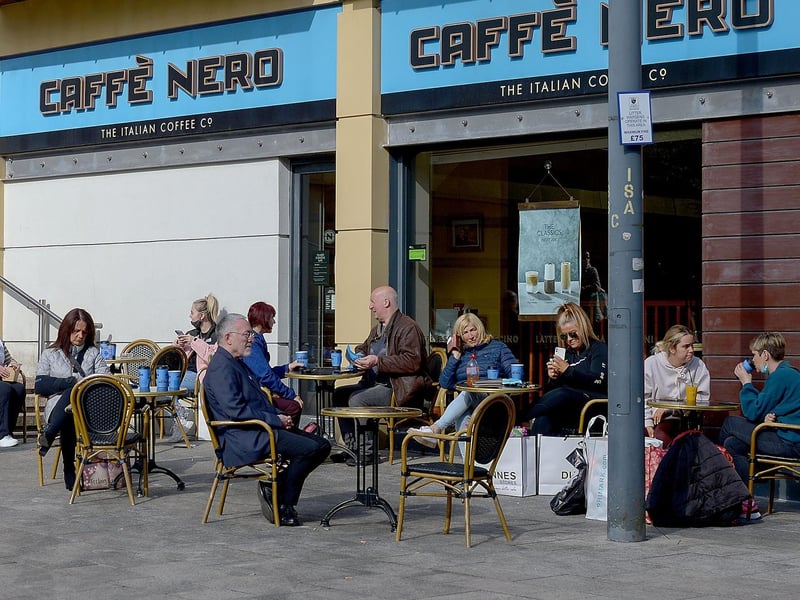 Cafes and non-essential retails outlets reopen as lockdown restrictions are eased. Photo: George Sweeney / Derry Journal. DER2117GS – 041
