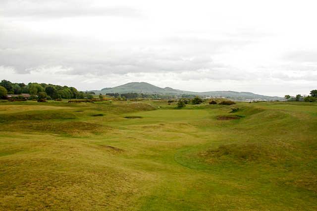 A links course that has been used for Open Championship Qualifying, Leven Link Golf Course has one of the finest closing holes in Scotland.