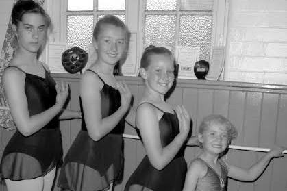 Did you attend Antoinette School of Dance at Edwinstowe?