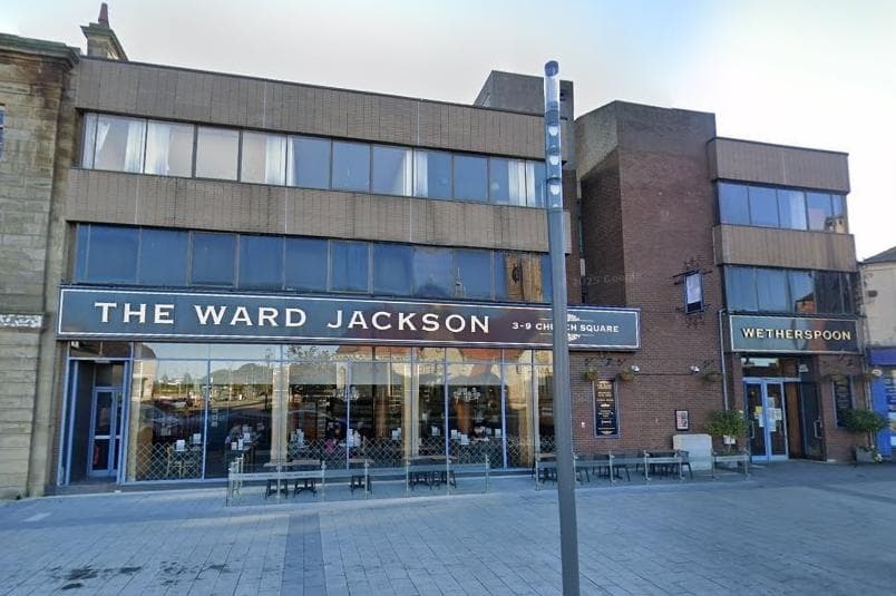 Ein Schläger aus Hartlepool, der einen unschuldigen Wetherspoons-Gast biss ...