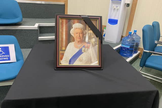 A picture of the Queen inside the election count.