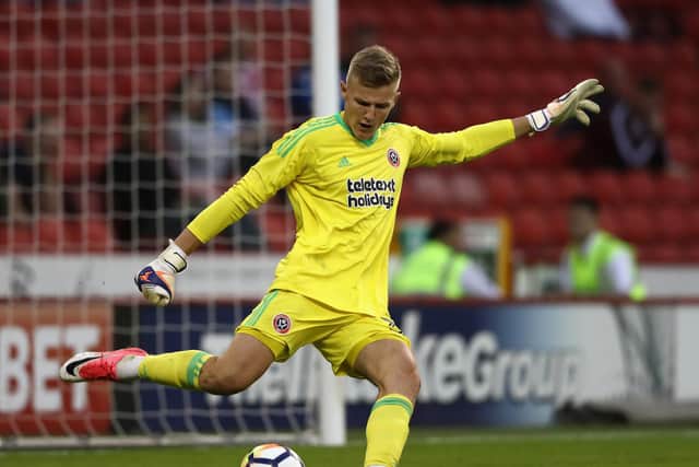 Portsmouth confirmed the loan signing of Sheffield United keeper Jake Eastwood and the 24-year old was named in the starting line-up for their Papa John’s Trophy group game against AFC Wimbledon just 15 minutes later (FLW).