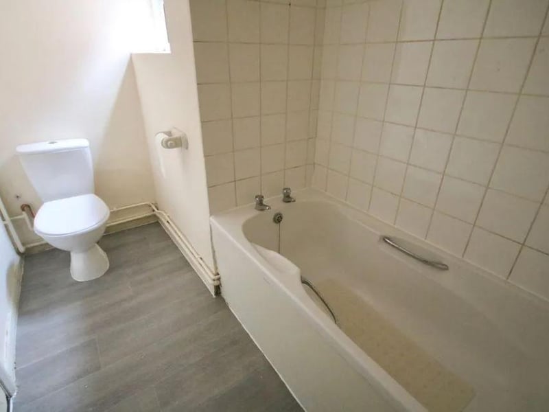 London Road, North End - studio - £82,000