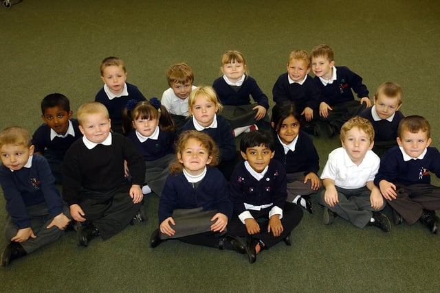 A classroom scene from Lynnfield Primary in 2004.