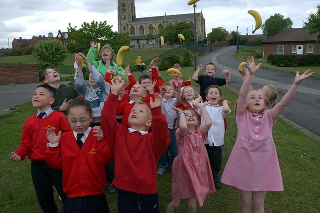 Bananas galore in this scene from 2003 but who can tell us more?