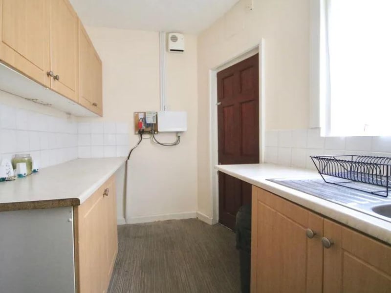 London Road, North End - studio - £82,000
