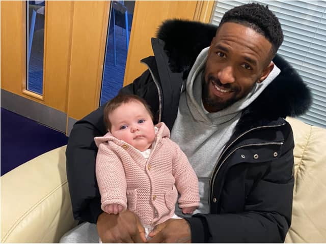 Jermain Defoe met Gracie for the first time.