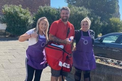 Hartlepool Sisters Save The Day With Ice Pops And Cold Water For Royal hartlepool-sisters-save-the-day-with-ice-pops-and-cold-water-for-royal