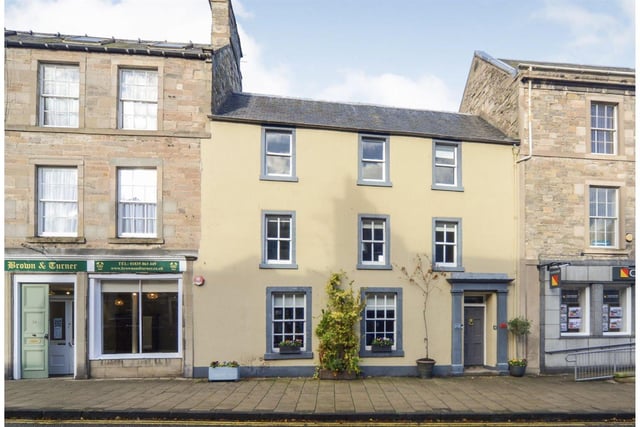 Stunning Georgian townhouse in the pretty market town of Jedburgh in the Scottish Borders. Offers over £340,000.