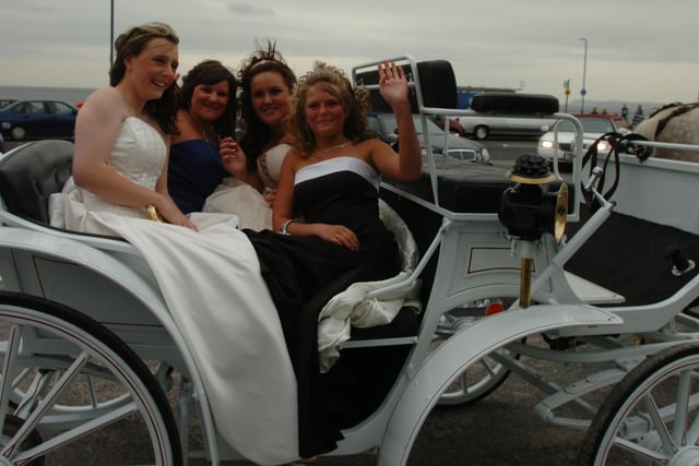 A carriage was the perfect way to arrive at the prom.