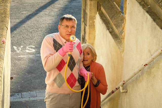 David Walliams as Derek Swallows and Sophie Thompson as Jeannie Swallows in Sandylands. Photos by Alistair Heap.