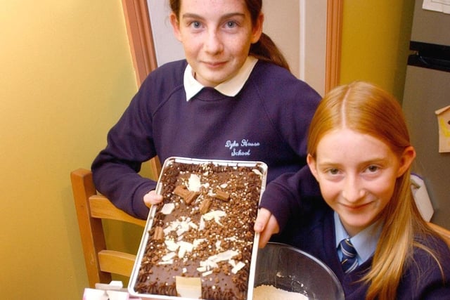 A 2006 treat from Eleanor Hay and Lauren Dolan who were baking cakes for Children in Need.