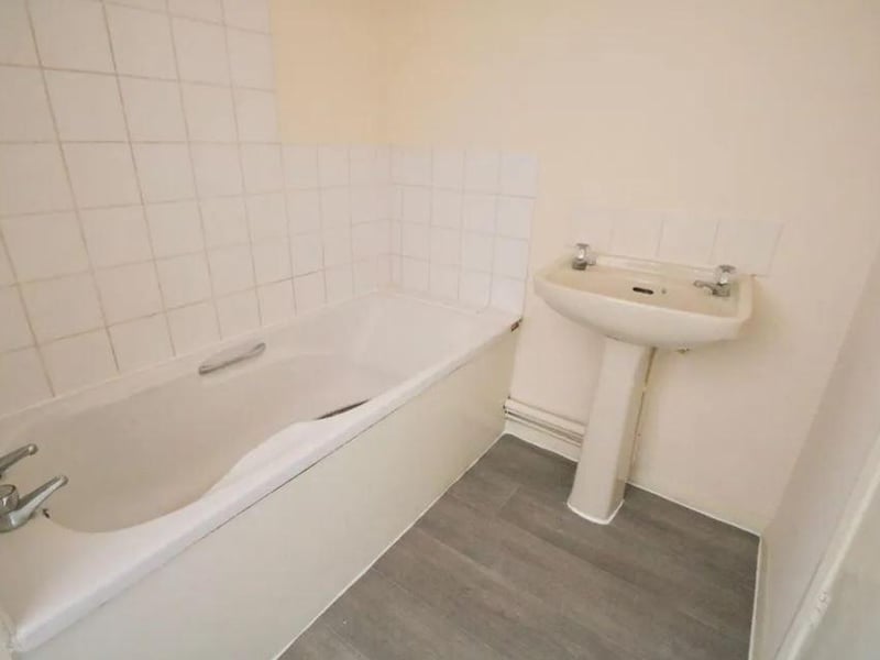 London Road, North End - studio - £82,000