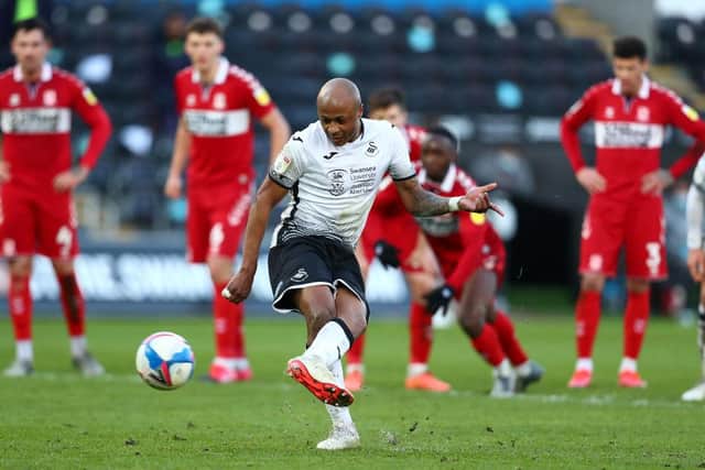 Andre Ayew of Swansea City scores a penalty.