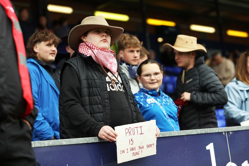 This young fan had a message for Edon Pruti. Photo: Chris Donnelly | MI News