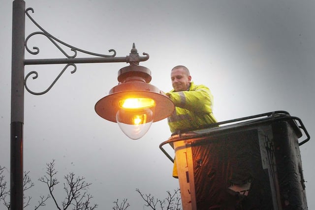 Fixing the lights on Elwick Road in 2006.