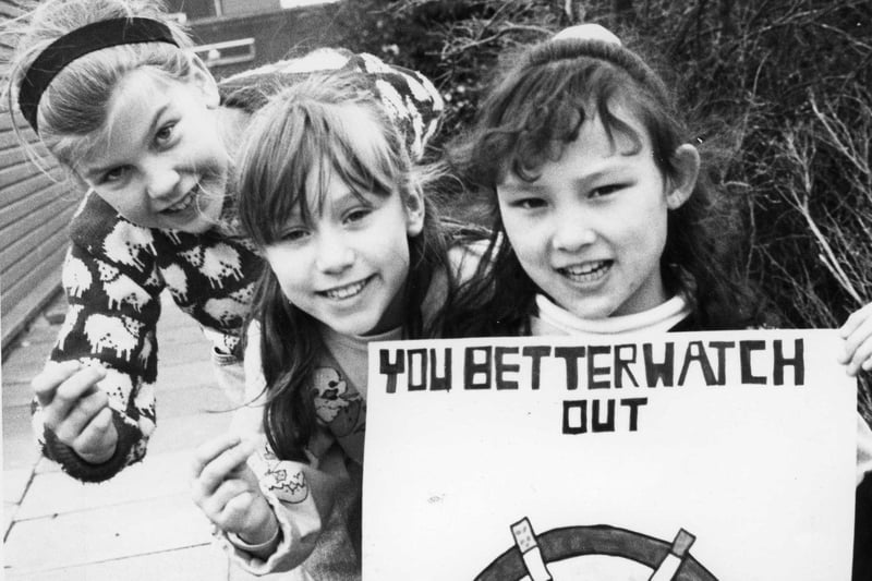 Pupils from Hedworthfield Junior School who promoted a message against cigarettes. Pictured, left to right: are rappers Stefanie Grimes and Jemma Graham with Suzanne Ferriday and her poster.