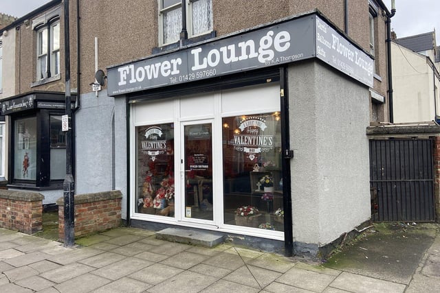 Flower Lounge has a 4.9 star rating and 35 reviews. One customer said: "Amazing quality flowers, good value and amazing service."