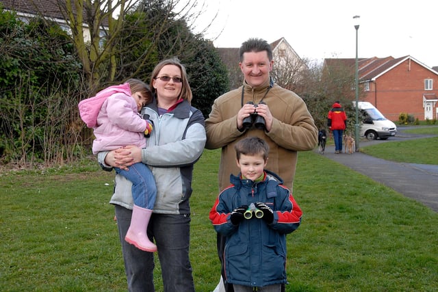 Introduction to bird watching at Holbrook, south Sheffield in 2009 with Mark Kirby, his wife Libby, five year old Jude & three year old Pippa
