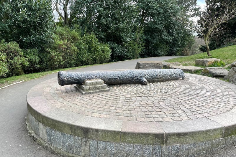 The cannon has been a popular fixture of the park since its installation in 1909. The cannon's original plaque stated that it had been "dredged from the River Wear near the spot where the Scottish Army of General Leslie crossed in February 1644."