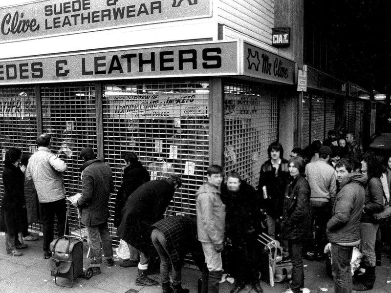 Which shopping centre opened in 1966 but demolished in 2004 was once described by the Prince of Wales as a mildewed lump of elephant droppings?