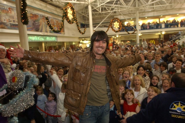 Emmerdale star Jeff Hordley got a huge welcome when he was in the shopping centre at Christmas in 2004. Were you there and did you get to meet the man who plays Cain Dingle in the soap?