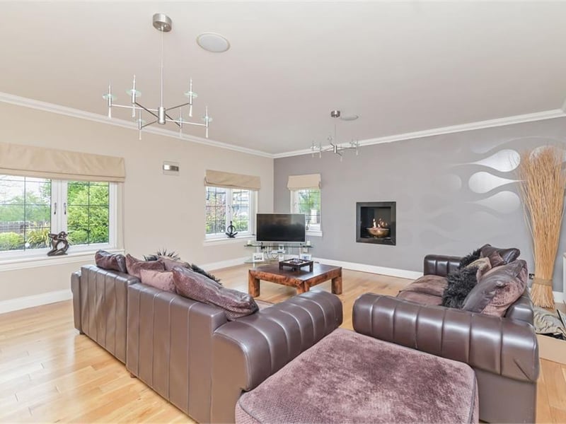 Drawing room.