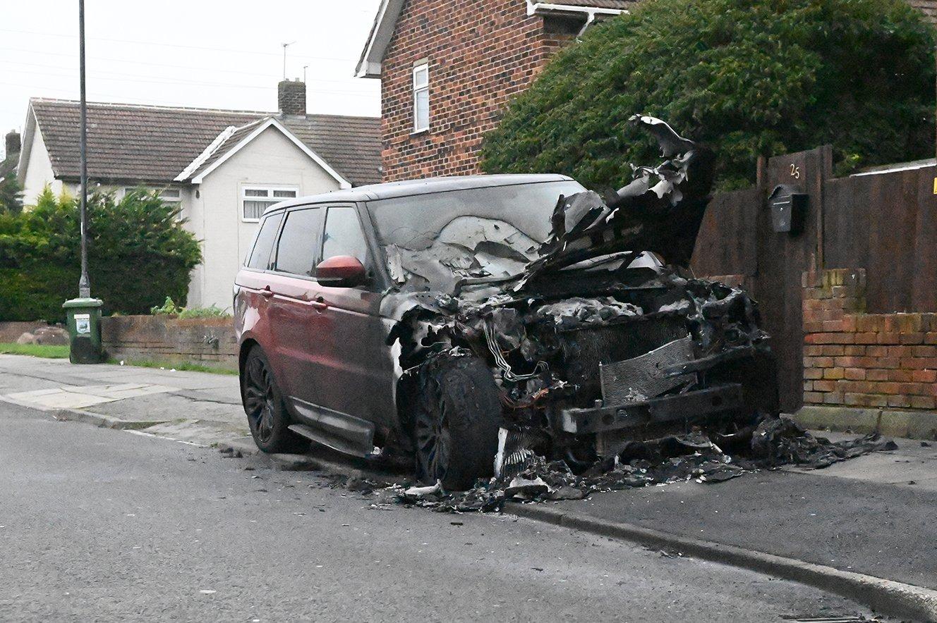 Appeal after unknown male sets light to Range Rover Sport outside ...