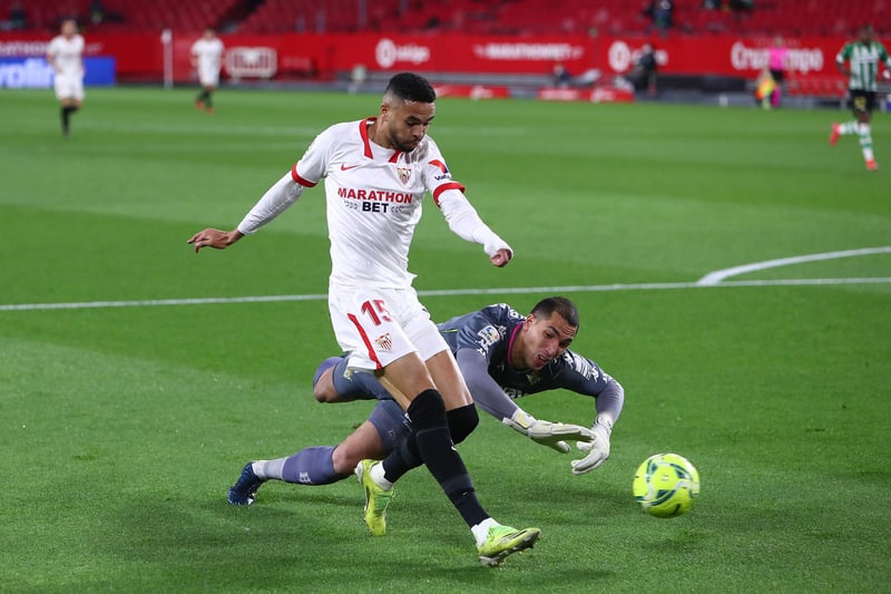 Reports from Spain have claimed that West Ham United are willing to spend an eye-watering £40m on Sevilla striker Youssef En-Nesyri this summer. The 23-year-old, who is also on Juventus' radar, has scored 17 goals in La Liga so far this season. (Sport Witness)