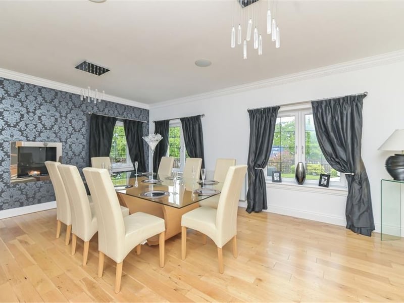 Dining room.