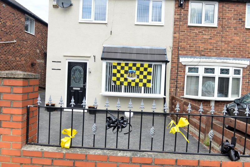 Another house decked out to cheer on the team