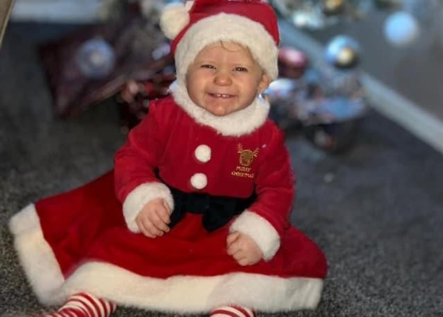 Amélie age 11 months, ready to celebrate her first Christmas.