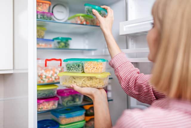 Think of freezing food before throwing it away (photo: Adobe)