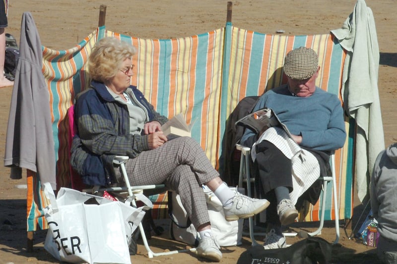 A good read and a relaxing time on the beach. What better way was there to spend a 2009 Bank Holiday at Seaburn.
